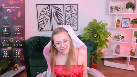 layriantavee online show from February 22, 2025, 6:50 am