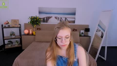 layriantavee online show from March 5, 2025, 6:54 am