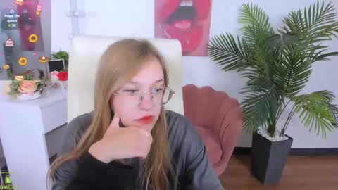 Snapshot of layriantavee chatting on September 20, 2025, 6:14 am layriantavee online show from September 20, 2025, 6:14 am