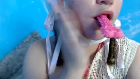 lazzy4ngel online show from July 4, 2026, 2:40 am