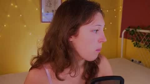 Lea online show from September 14, 2025, 12:15 pm