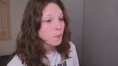 Snapshot of lea_belle_ chatting on January 16, 2026, 4:33 pm Lea online show from January 16, 2026, 4:33 pm