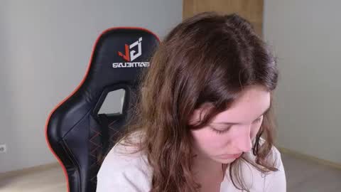 Snapshot of lea_belle_ chatting on March 15, 2026, 5:41 pm Lea online show from March 15, 2026, 5:41 pm