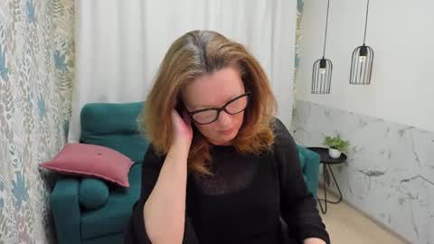 Snapshot of lea_fruit chatting on April 11, 2026, 5:12 am Lea online show from April 11, 2026, 5:12 am
