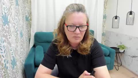 Snapshot of lea_fruit chatting on April 25, 2026, 5:32 am Lea online show from April 25, 2026, 5:32 am