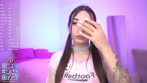 Snapshot of leaamoon_ chatting on February 9, 2026, 8:02 pm Lia Moon online show from February 9, 2026, 8:02 pm