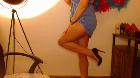 Snapshot of leadesire chatting on July 15, 2026, 4:45 pm LEA online show from July 15, 2026, 4:45 pm