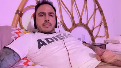 leafar_volkov online show from October 16, 2025, 4:02 am