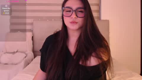 Snapshot of leah_bunny chatting on June 13, 2026, 6:33 am Leah online show from June 13, 2026, 6:33 am
