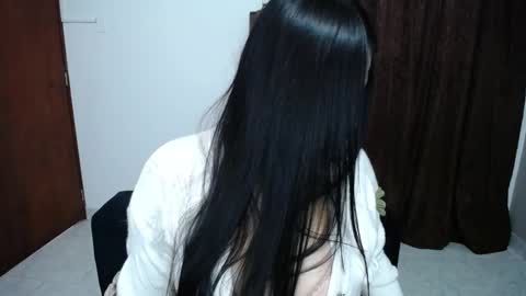 Snapshot of leah_cyrus chatting on January 15, 2026, 8:12 pm leah_cyrus online show from January 15, 2026, 8:12 pm