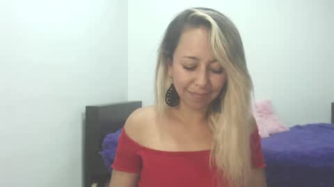 Snapshot of leah_susman chatting on September 10, 2025, 3:39 am leah_susman online show from September 10, 2025, 3:39 am