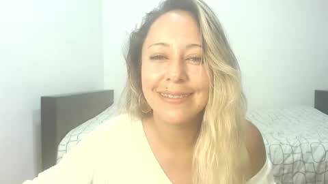 Snapshot of leah_susman chatting on February 12, 2026, 3:12 am leah_susman online show from February 12, 2026, 3:12 am