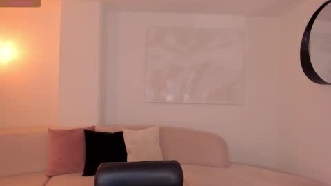 leahnovac online show from October 28, 2025, 11:14 am