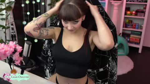 Snapshot of leahobscure chatting on March 1, 2026, 8:44 pm Leah online show from March 1, 2026, 8:44 pm