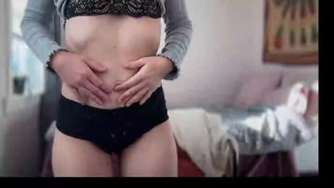 Snapshot of leahsparkles chatting on December 19, 2024, 4:35 pm Leah Sparkles online show from December 19, 2024, 4:35 pm