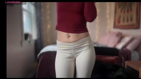 Snapshot of leahsparkles chatting on January 19, 2025, 4:46 pm Leah Sparkles online show from January 19, 2025, 4:46 pm