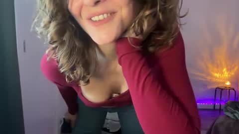 Snapshot of leahsparkles chatting on October 14, 2025, 3:24 pm Leah Sparkles online show from October 14, 2025, 3:24 pm