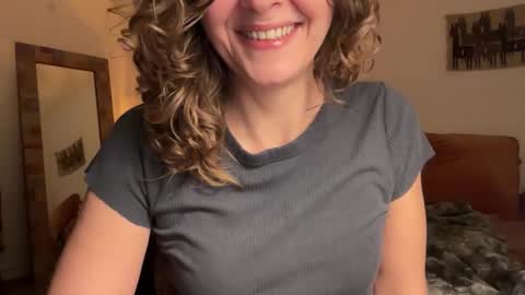 Snapshot of leahsparkles chatting on October 23, 2025, 2:33 am Leah Sparkles online show from October 23, 2025, 2:33 am