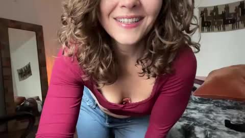 Snapshot of leahsparkles chatting on November 8, 2025, 5:45 pm Leah Sparkles online show from November 8, 2025, 5:45 pm