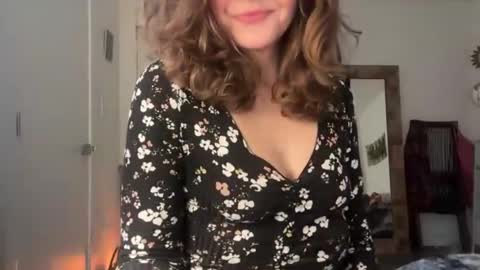 Snapshot of leahsparkles chatting on February 3, 2026, 2:11 pm Leah Sparkles online show from February 3, 2026, 2:11 pm