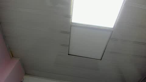 leamoreau__ online show from November 8, 2025, 11:21 am