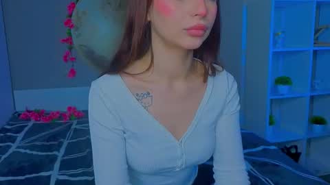 Sophie online show from March 12, 2026, 7:20 pm