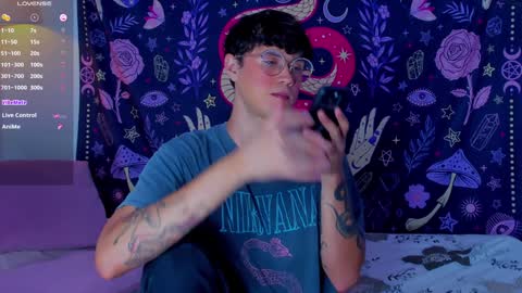 leaneseb online show from December 5, 2024, 1:36 am