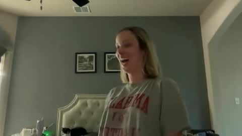 leanneluxecouple online show from November 8, 2025, 1:22 pm