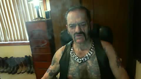Snapshot of leathergreaser chatting on December 11, 2024, 12:54 am leathergreaser online show from December 11, 2024, 12:54 am
