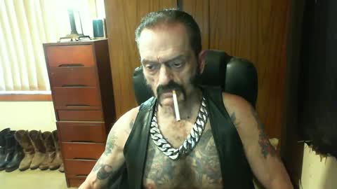 Snapshot of leathergreaser chatting on January 6, 2025, 2:26 am leathergreaser online show from January 6, 2025, 2:26 am