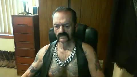 Snapshot of leathergreaser chatting on January 11, 2025, 10:29 pm leathergreaser online show from January 11, 2025, 10:29 pm