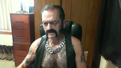 Snapshot of leathergreaser chatting on January 13, 2025, 12:09 am leathergreaser online show from January 13, 2025, 12:09 am