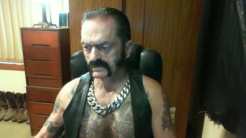 Snapshot of leathergreaser chatting on January 13, 2025, 7:31 pm leathergreaser online show from January 13, 2025, 7:31 pm
