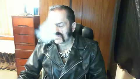 Snapshot of leathergreaser chatting on January 17, 2025, 8:44 pm leathergreaser online show from January 17, 2025, 8:44 pm