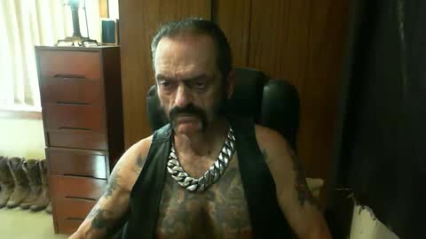 Snapshot of leathergreaser chatting on January 20, 2025, 6:10 am leathergreaser online show from January 20, 2025, 6:10 am