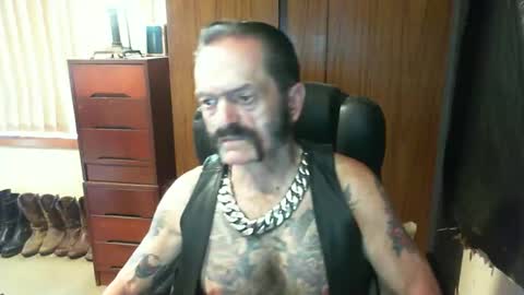 Snapshot of leathergreaser chatting on January 26, 2025, 7:21 am leathergreaser online show from January 26, 2025, 7:21 am