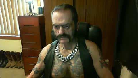 Snapshot of leathergreaser chatting on January 27, 2025, 8:49 pm leathergreaser online show from January 27, 2025, 8:49 pm