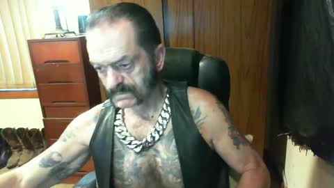 Snapshot of leathergreaser chatting on February 2, 2025, 7:25 pm leathergreaser online show from February 2, 2025, 7:25 pm
