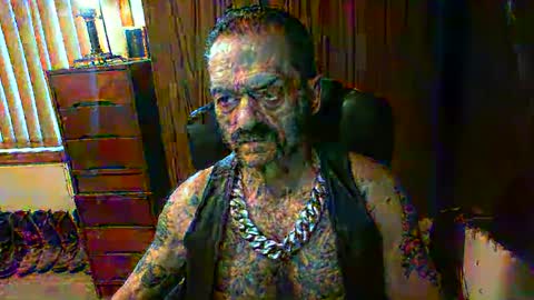 Snapshot of leathergreaser chatting on February 4, 2025, 8:17 pm leathergreaser online show from February 4, 2025, 8:17 pm