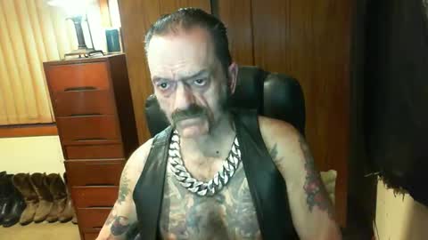 Snapshot of leathergreaser chatting on February 8, 2025, 7:05 pm leathergreaser online show from February 8, 2025, 7:05 pm