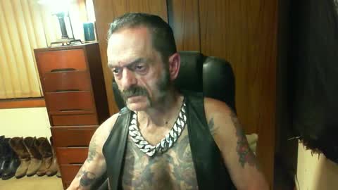 Snapshot of leathergreaser chatting on February 9, 2025, 11:47 am leathergreaser online show from February 9, 2025, 11:47 am