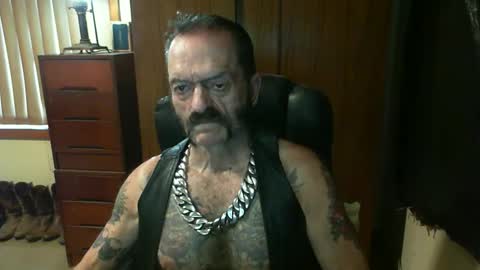 Snapshot of leathergreaser chatting on March 2, 2025, 8:50 pm leathergreaser online show from March 2, 2025, 8:50 pm