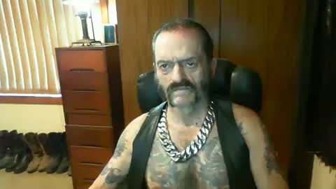 Snapshot of leathergreaser chatting on March 12, 2025, 11:54 pm leathergreaser online show from March 12, 2025, 11:54 pm