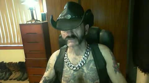 leathergreaser online show from December 22, 2025, 8:28 pm