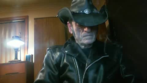 Snapshot of leathergreaser chatting on July 11, 2026, 9:05 pm leathergreaser online show from July 11, 2026, 9:05 pm