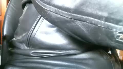 Snapshot of leathermotocross001 chatting on September 16, 2025, 2:40 pm Leathermotocross online show from September 16, 2025, 2:40 pm