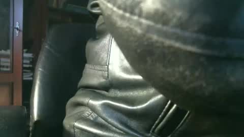Snapshot of leathermotocross001 chatting on September 21, 2025, 5:47 pm Leathermotocross online show from September 21, 2025, 5:47 pm
