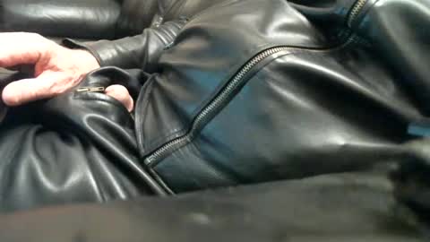 Leathermotocross online show from July 15, 2026, 8:47 pm