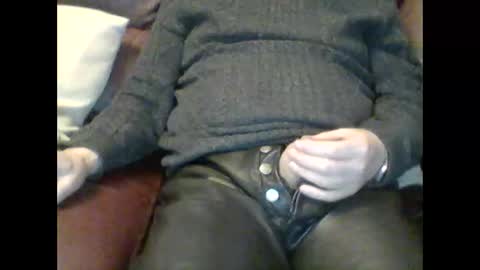 leatherpants68 online show from December 1, 2025, 9:09 pm