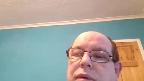 Snapshot of leatherpants68 chatting on December 22, 2025, 8:44 am leatherpants68 online show from December 22, 2025, 8:44 am